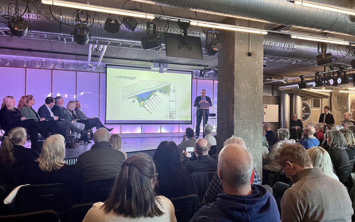 God oppslutning på vellets åpne møte