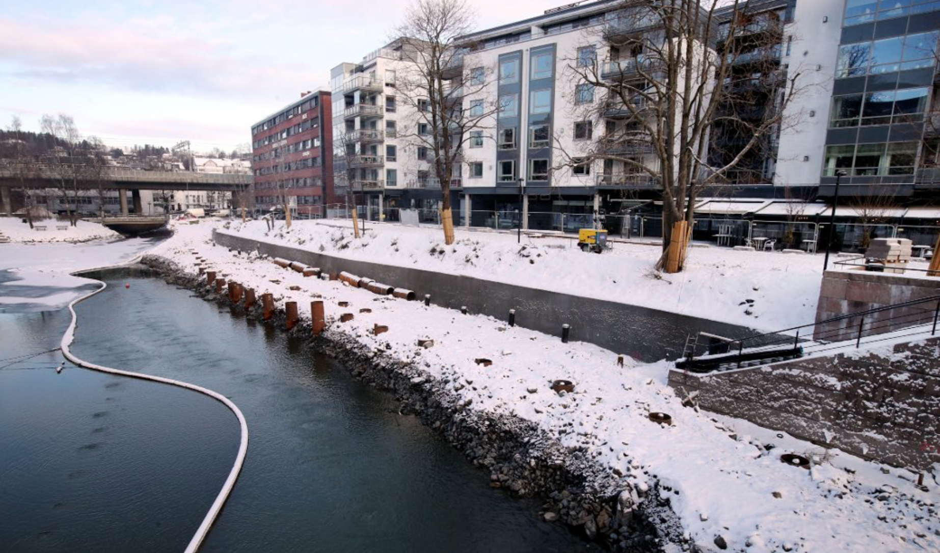 Elvepromenaden forsinket et halvt år